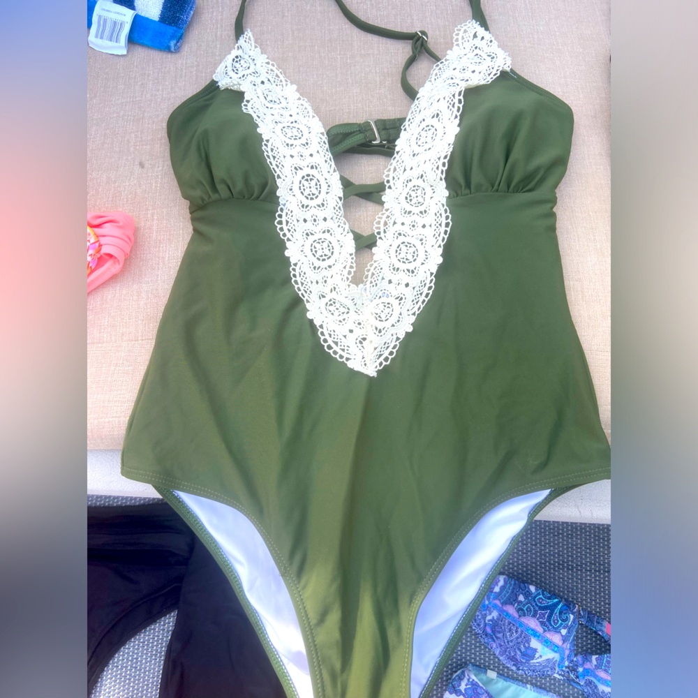 One piece swimsuit! Worn 1 time, like new!